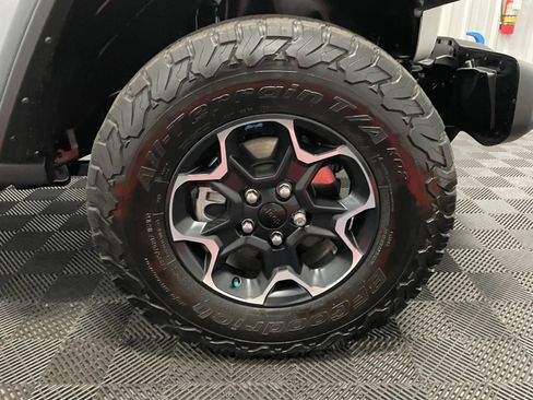 Used 2022 Jeep Wrangler Unlimited Rubicon 4xe AWD/4WD image 21