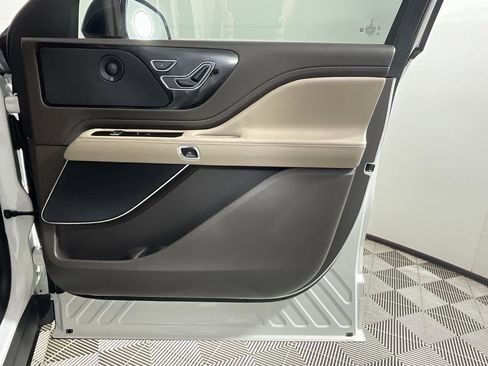 Certified 2023 Lincoln Aviator Reserve image 21