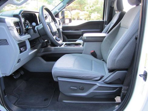 Used 2025 Ford F250 XLT w/ FX4 Off-Road Package AWD/4WD image 12