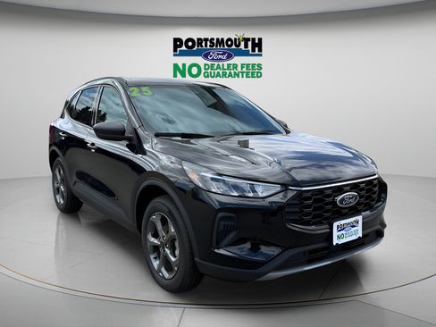 Used 2025 Ford Escape ST-Line w/ Tech Pack #1 AWD/4WD image 1