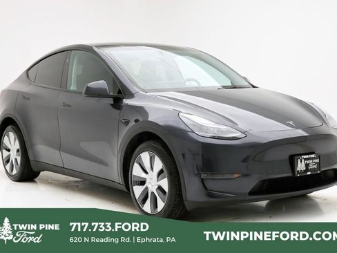 Used 2024 Tesla Model Y Long Range image 1