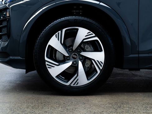 Used 2025 Audi Q6 e-tron Premium Plus w/ Premium Plus image 7