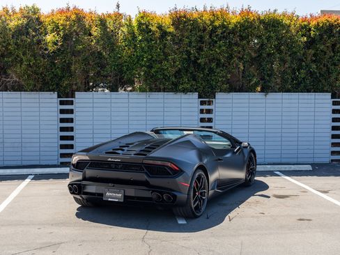 Used 2018 Lamborghini Huracan LP 580-2 RWD image 29