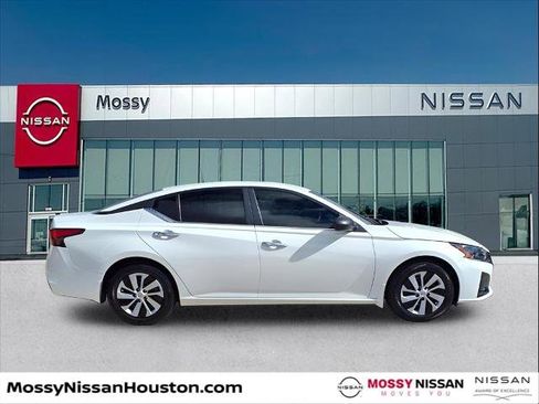 Certified 2025 Nissan Altima 2.5 S image 5