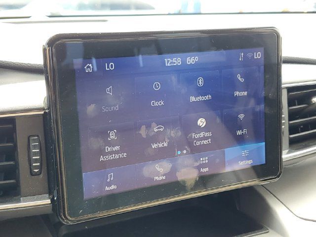 Used 2022 Ford Explorer XLT w/ Equipment Group 202A AWD/4WD image 16
