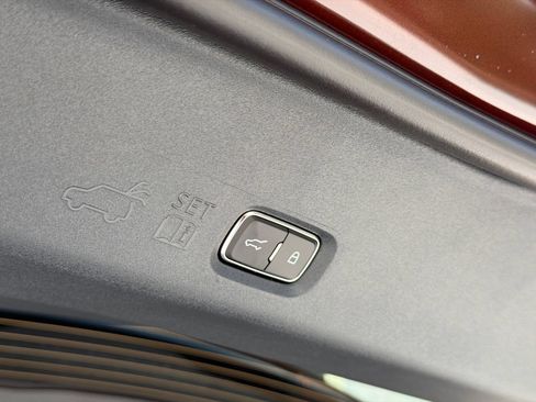 New 2027 Lincoln Navigator Reserve AWD/4WD image 9