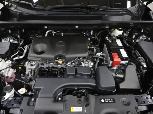 Used 2024 Toyota RAV4 XLE w/ Convenience Package image 30