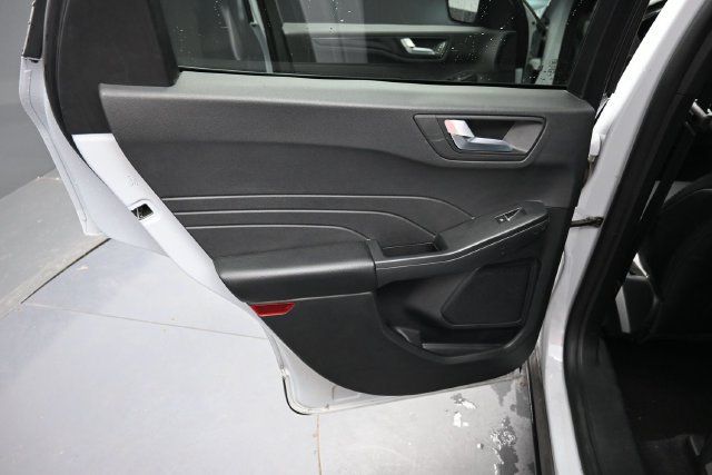 Used 2025 Ford Escape ST-Line FWD image 11