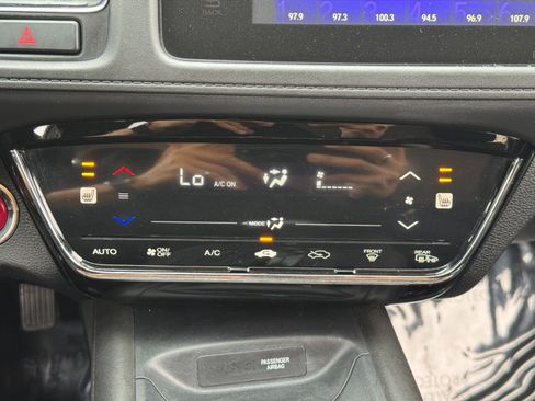 Used 2018 Honda HR-V EX image 26
