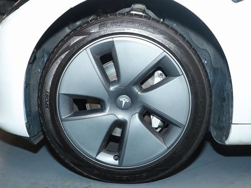 Used 2023 Tesla Model 3 Standard Range image 24