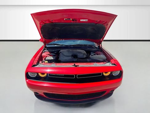 Used 2022 Dodge Challenger SXT RWD image 28