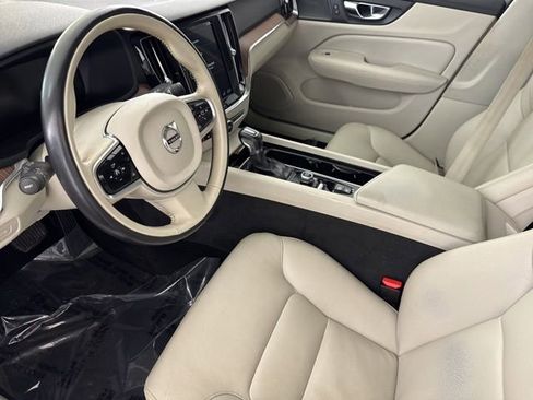 Used 2020 Volvo S60 T5 Momentum FWD image 20