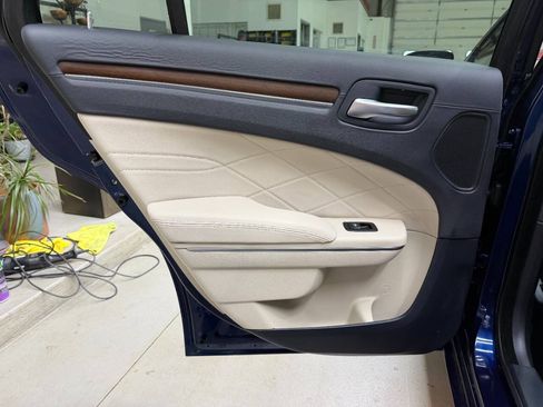 Used 2015 Chrysler 300 C Platinum w/ Harman/Kardon Audio Group RWD image 12