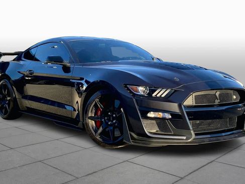 Used 2022 Ford Mustang Shelby GT500 w/ Carbon Fiber Track Pack image 2