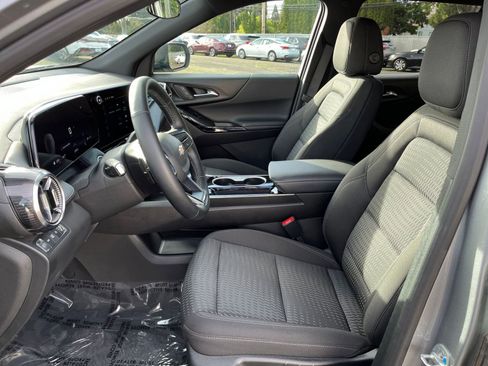 Used 2025 Chevrolet Equinox LT image 36