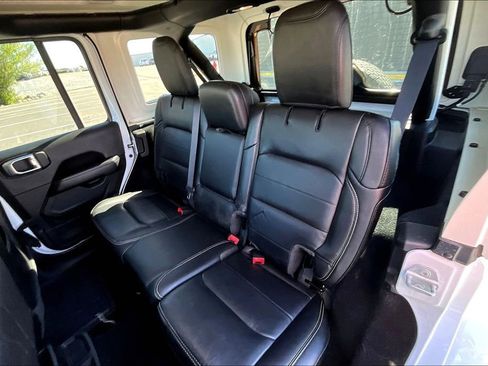 Used 2021 Jeep Wrangler Unlimited Sahara w/ Uconnect 4C Nav & Sound Group AWD/4WD image 19