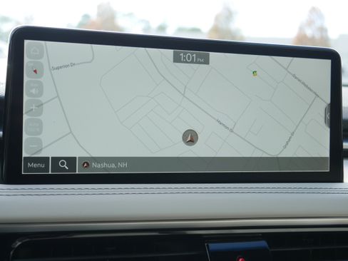 Used 2025 Genesis G70 2.5T image 18