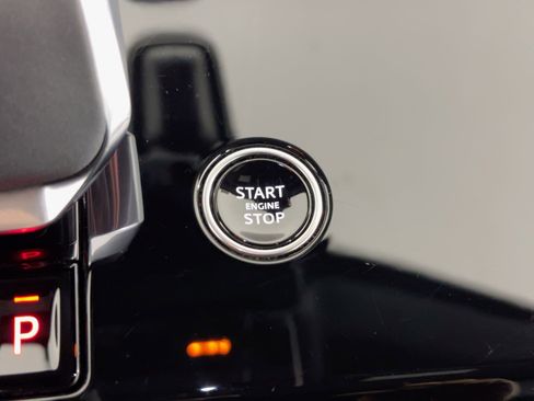 Used 2024 Land Rover Range Rover Sport Dynamic SE image 25