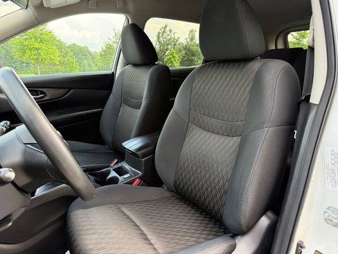 Used 2019 Nissan Rogue SV AWD/4WD image 36