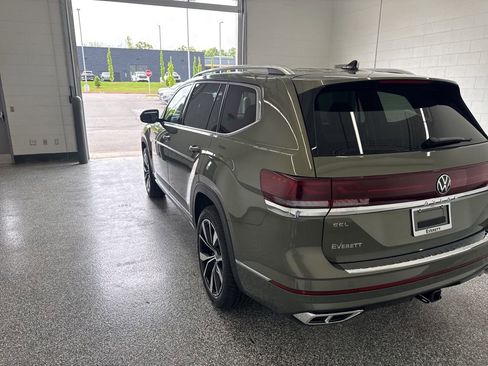New 2026 Volkswagen Atlas SEL Premium R-Line AWD/4WD image 3