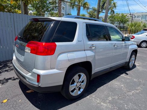 Used 2017 GMC Terrain SLT w/ Driver Alert Package I FWD image 3