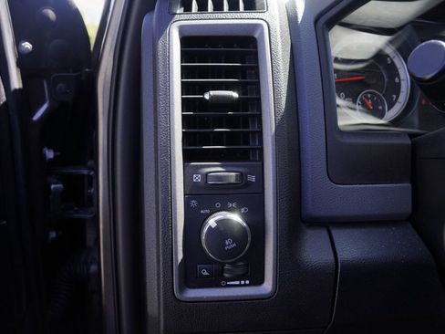 Used 2018 RAM 1500 Express image 12