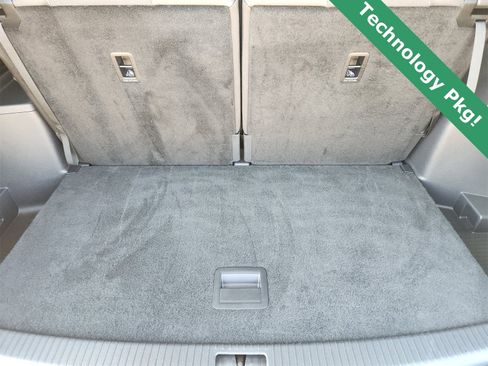 Used 2025 Volkswagen Atlas SE image 32