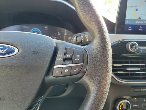 Used 2021 Ford Escape SE image 23