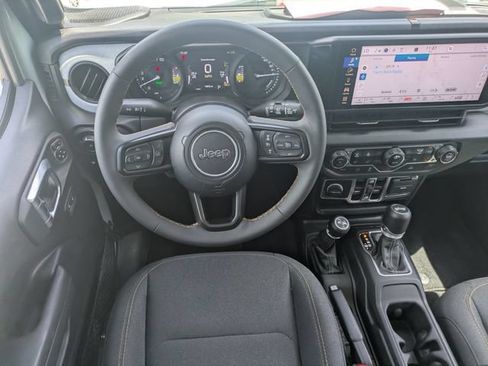 Used 2024 Jeep Wrangler Unlimited w/ Convenience Group AWD/4WD image 15