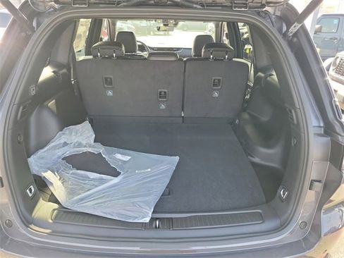 New 2025 Jeep Grand Cherokee Limited image 8