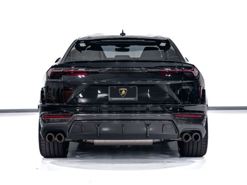 Used 2024 Lamborghini Urus Performante AWD/4WD image 6