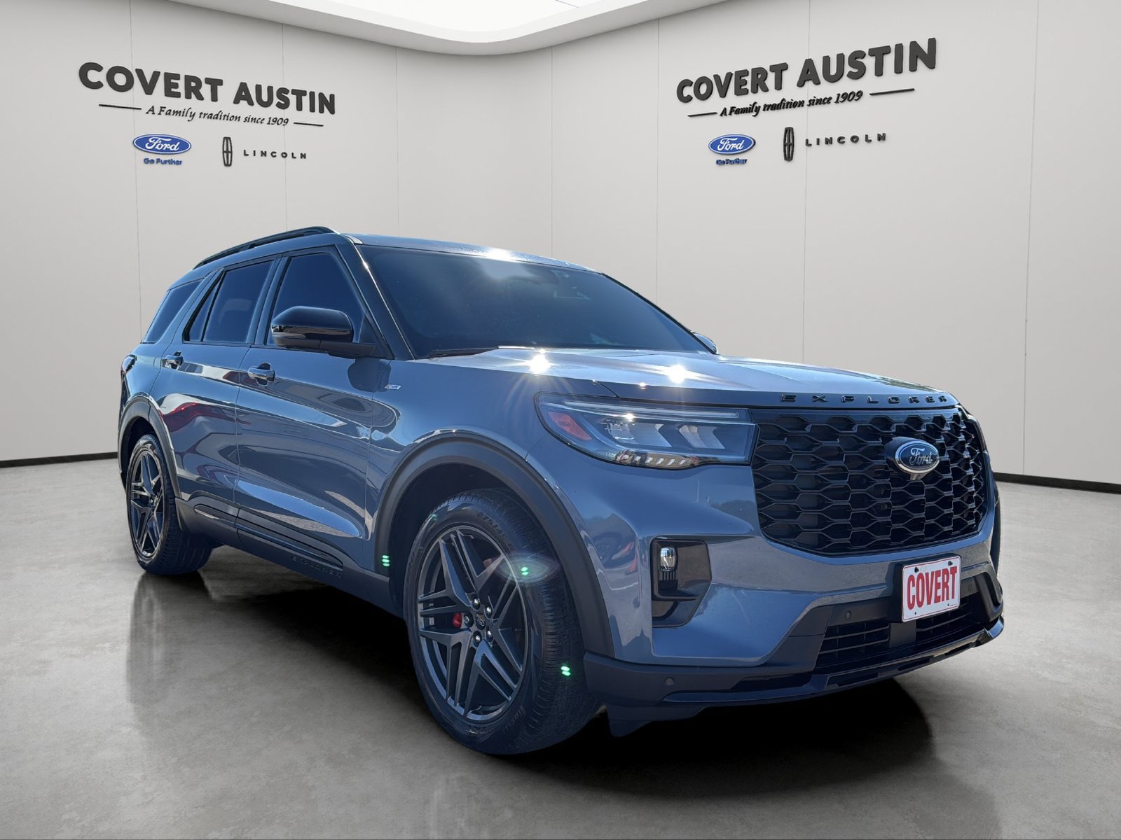 Used 2025 Ford Explorer ST-Line w/ Premium Package RWD image 7