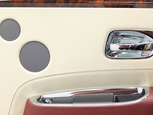 Used 2013 Rolls-Royce Ghost RWD image 95
