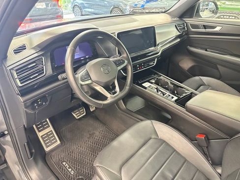 Used 2025 Volkswagen Atlas Cross Sport SEL R-Line AWD/4WD image 25