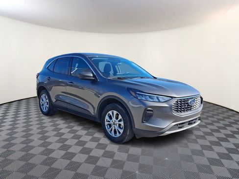 Used 2024 Ford Escape Active AWD/4WD image 4