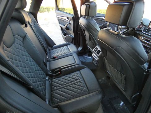 Used 2019 Audi SQ5 Premium Plus w/ Premium Plus Package image 37