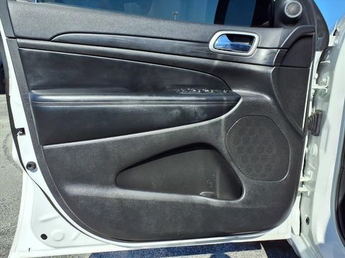 Used 2020 Jeep Grand Cherokee Altitude image 24