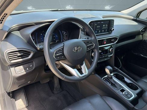Used 2020 Hyundai Santa Fe SEL w/ Convenience + Premium Package FWD image 4