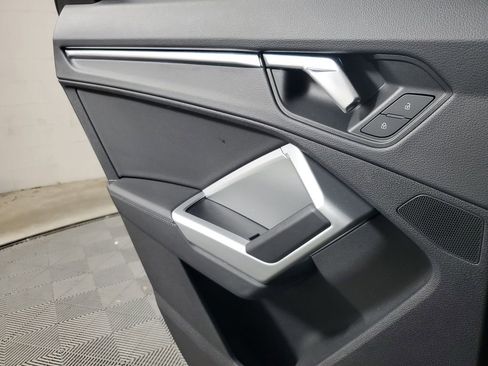 Used 2019 Audi Q3 2.0T Premium Plus w/ Premium Plus Package image 18