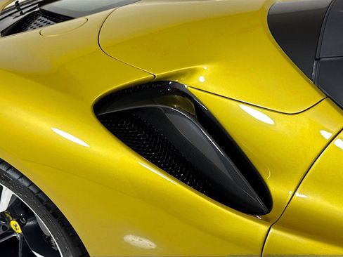 Used 2022 Ferrari SF90 Spider AWD/4WD image 38