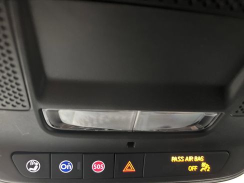 Used 2025 GMC Acadia Elevation image 29