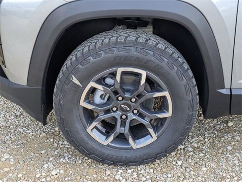 New 2026 Chevrolet Equinox ACTIV image 7