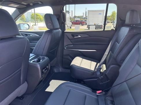 New 2026 Chevrolet Traverse LT w/ Sun and Wheel Package FWD image 29