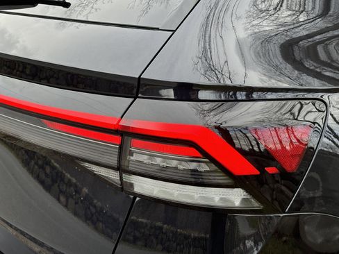 Used 2025 Volkswagen Taos SE w/ Panoramic Sunroof Package image 20