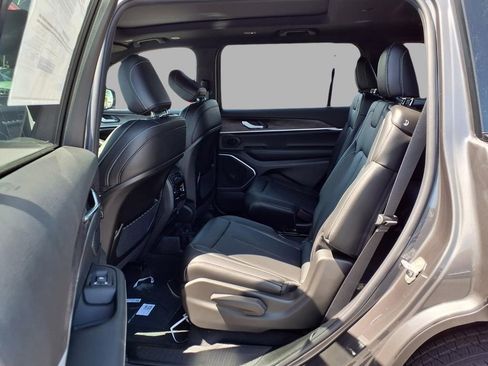 New 2026 Jeep Grand Cherokee L Limited AWD/4WD image 25