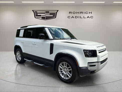 Used 2025 Land Rover Defender 110 S AWD/4WD image 3