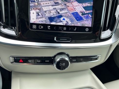 Certified 2025 Volvo V60 B5 Cross Country Plus image 27