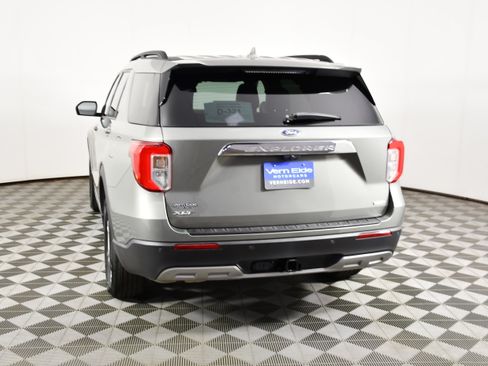 Used 2020 Ford Explorer XLT w/ Equipment Group 202A AWD/4WD image 7