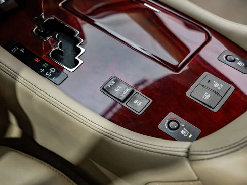 Used 2007 Lexus LS 460 RWD image 39