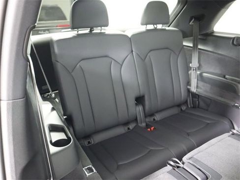Certified 2025 Audi Q7 3.0T Premium image 24